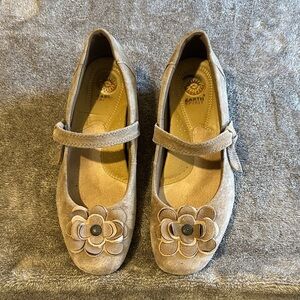 Earth Spirit Beige Floral Wedge Shoes